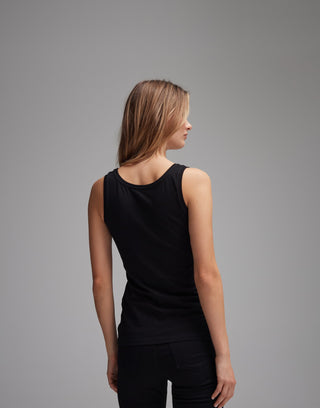 900 black;84