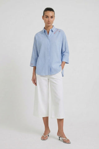 0521 lt blue white;2