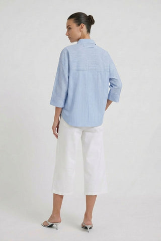 0521 lt blue white;6