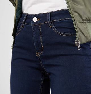 D826 dark washed;62