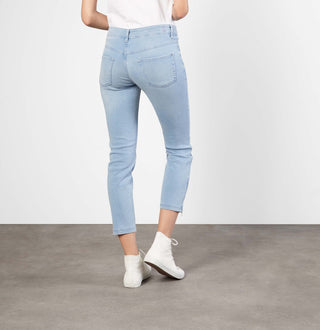 D427 summer blue wash;38
