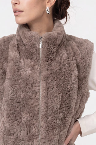 579 taupe;4