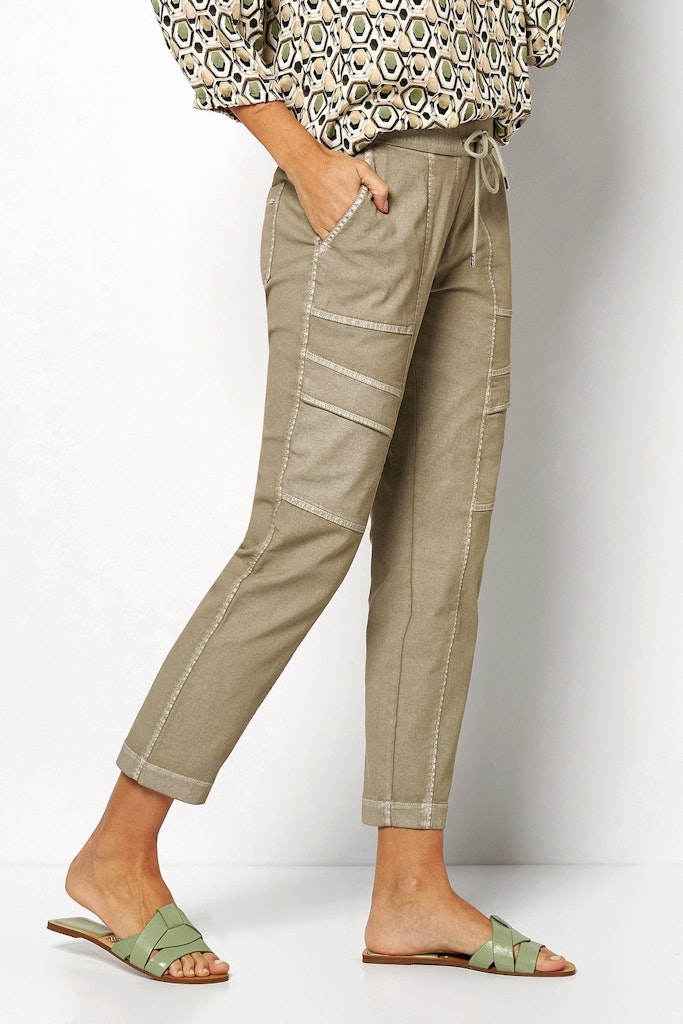 064 Light Khaki;2