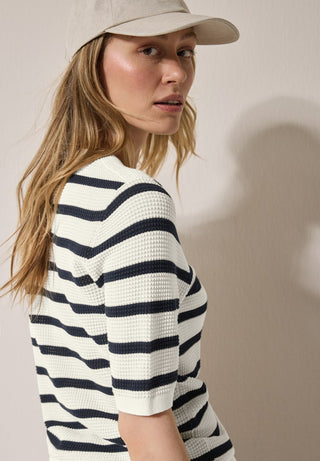 25512 universal blue;6