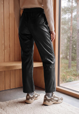10001 Black;4