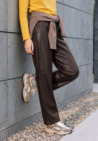 17747 truffle brown;9