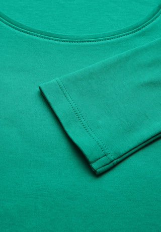 16215 aventurine green;42