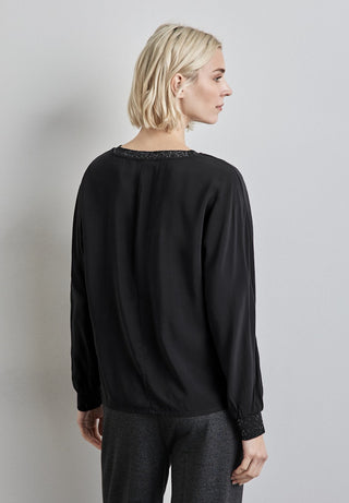 10001 Black;4