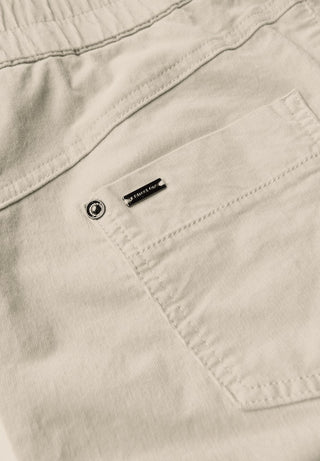 16916 malted beige;18
