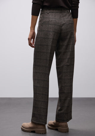 37103 darkest brown;4