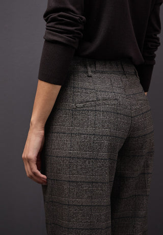 37103 darkest brown;5