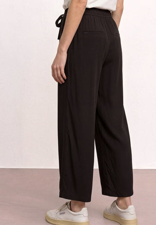 10001 Black;4