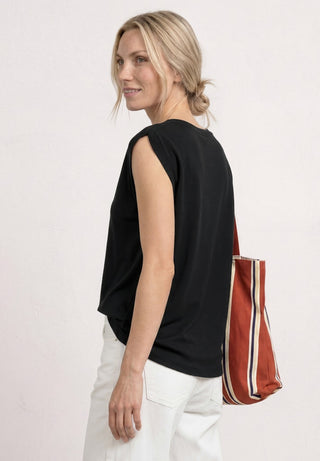 10001 Black;4