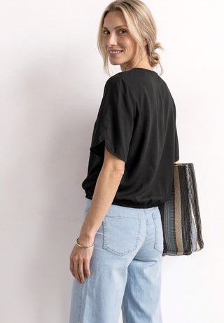 10001 Black;4