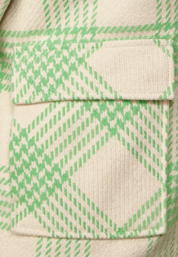 25507 light spring green;6