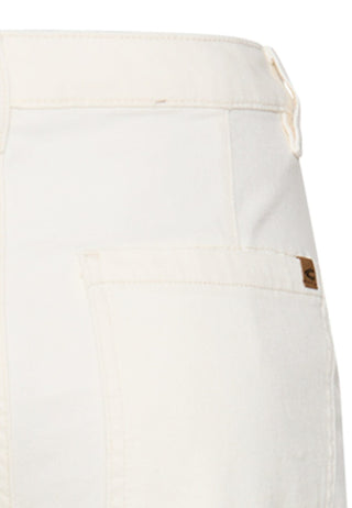 01 Milk White;4