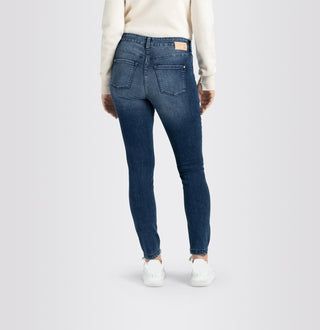 D676 medium blue authentic;2