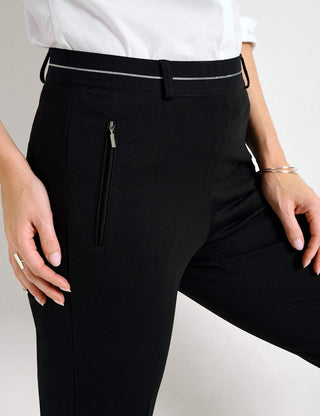 02 BLACK;7