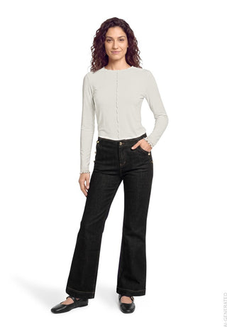 1082 White Swan;4