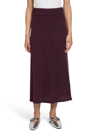 4685 Dark Aubergine;3