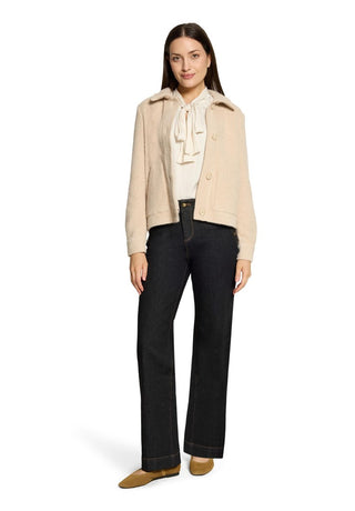 1082 White Swan;4