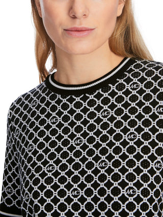 910 black and white;4