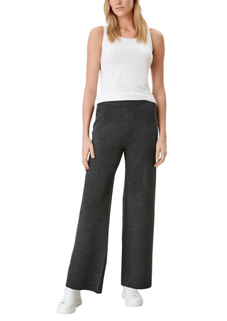 0100 White;16