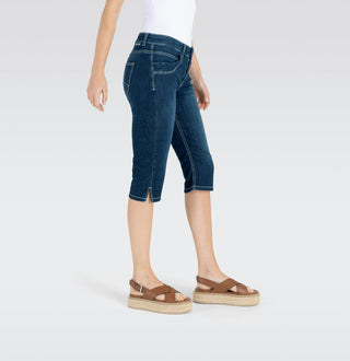D842 dark blue basic used;20