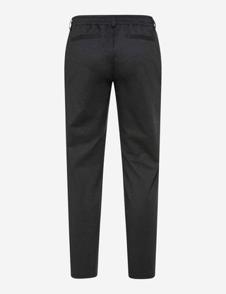 02 BLACK;4