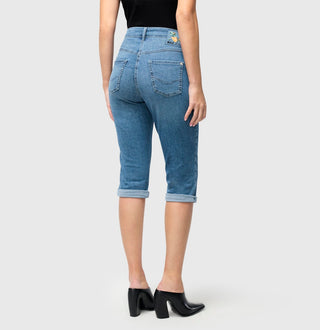 D413 mid light blue wash;3