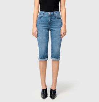 D413 mid light blue wash;8