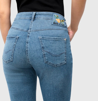 D413 mid light blue wash;10