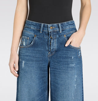 D660 heavy damaged blue;10