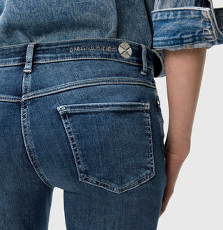 D653 blue moon basic wash;16