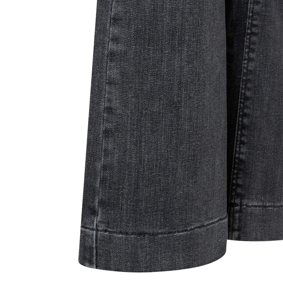 D912 natty anthracite used;47