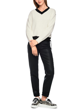 190 white and black;2