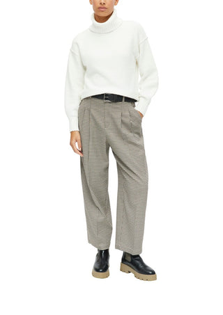 0210 WHITE;4