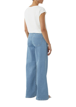 01E5 WHITE;6
