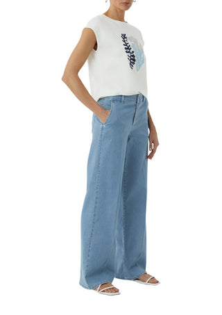01E5 WHITE;8