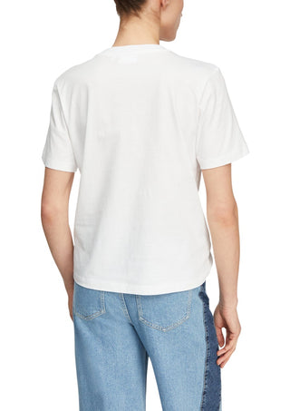 01E7 WHITE;2