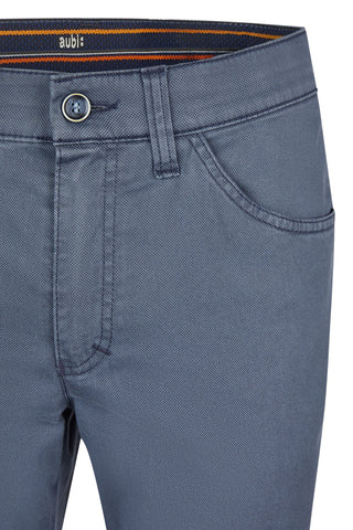 blau (43);9