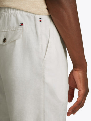 YA8 WHITE;4